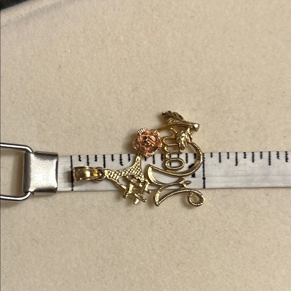 VINTAGE Black Hills 10K Two Tone Gold Pendant #1 Mom Rose Steam Hallmarked - Picture 5 of 5